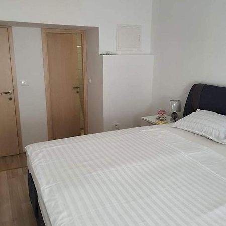 Aldi 2 Appartement Pula Buitenkant foto